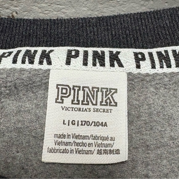 PINK Victoria's Secret Women’s Large Gray and Black Sweatshirt with Red Trim - Picture 7 of 11